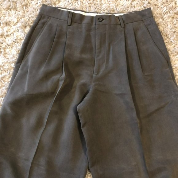 Liz Claiborne Men's Pleated Loose Fit Pants w/Cuffs Green Sz 32x30 Pressed Seam - Picture 4 of 8